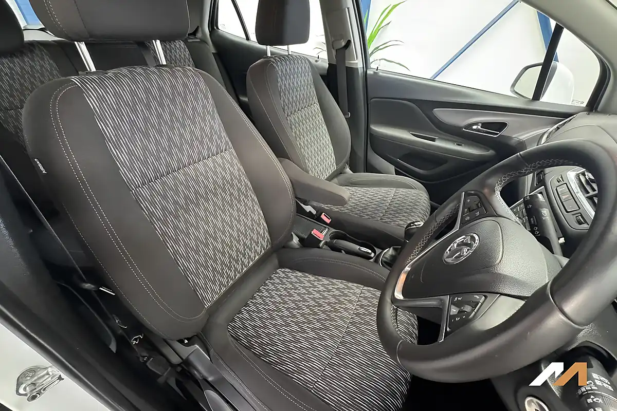 Used 2016 Vauxhall Mokka Exclusiv White - Interior and Exterior details 17