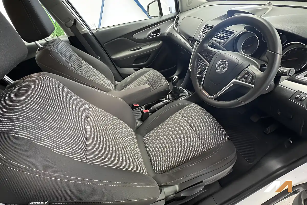 Used 2016 Vauxhall Mokka Exclusiv White - Interior and Exterior details 18
