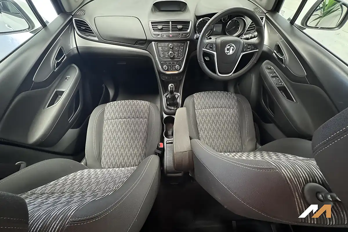 Used 2016 Vauxhall Mokka Exclusiv White - Interior and Exterior details 4