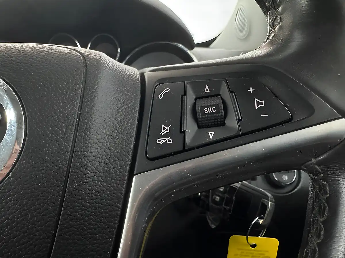 Used 2016 Vauxhall Mokka Exclusiv White - Interior and Exterior details 14