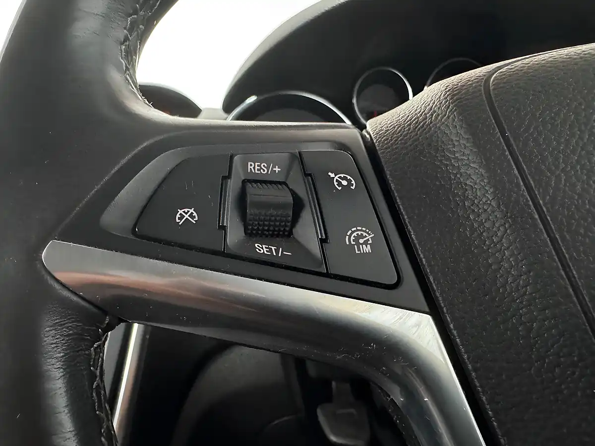 Used 2016 Vauxhall Mokka Exclusiv White - Interior and Exterior details 15