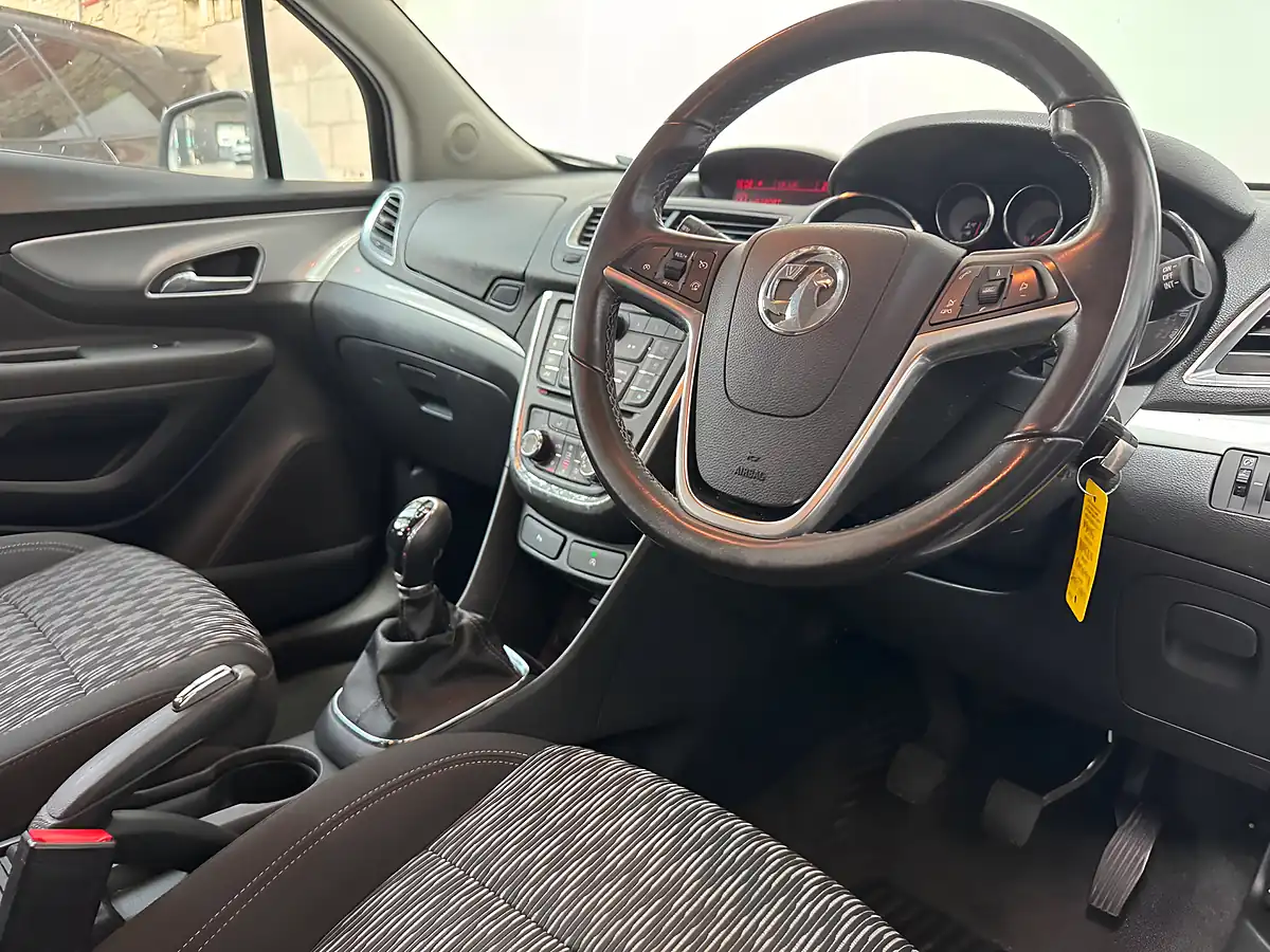 Used 2016 Vauxhall Mokka Exclusiv White - Interior and Exterior details 3
