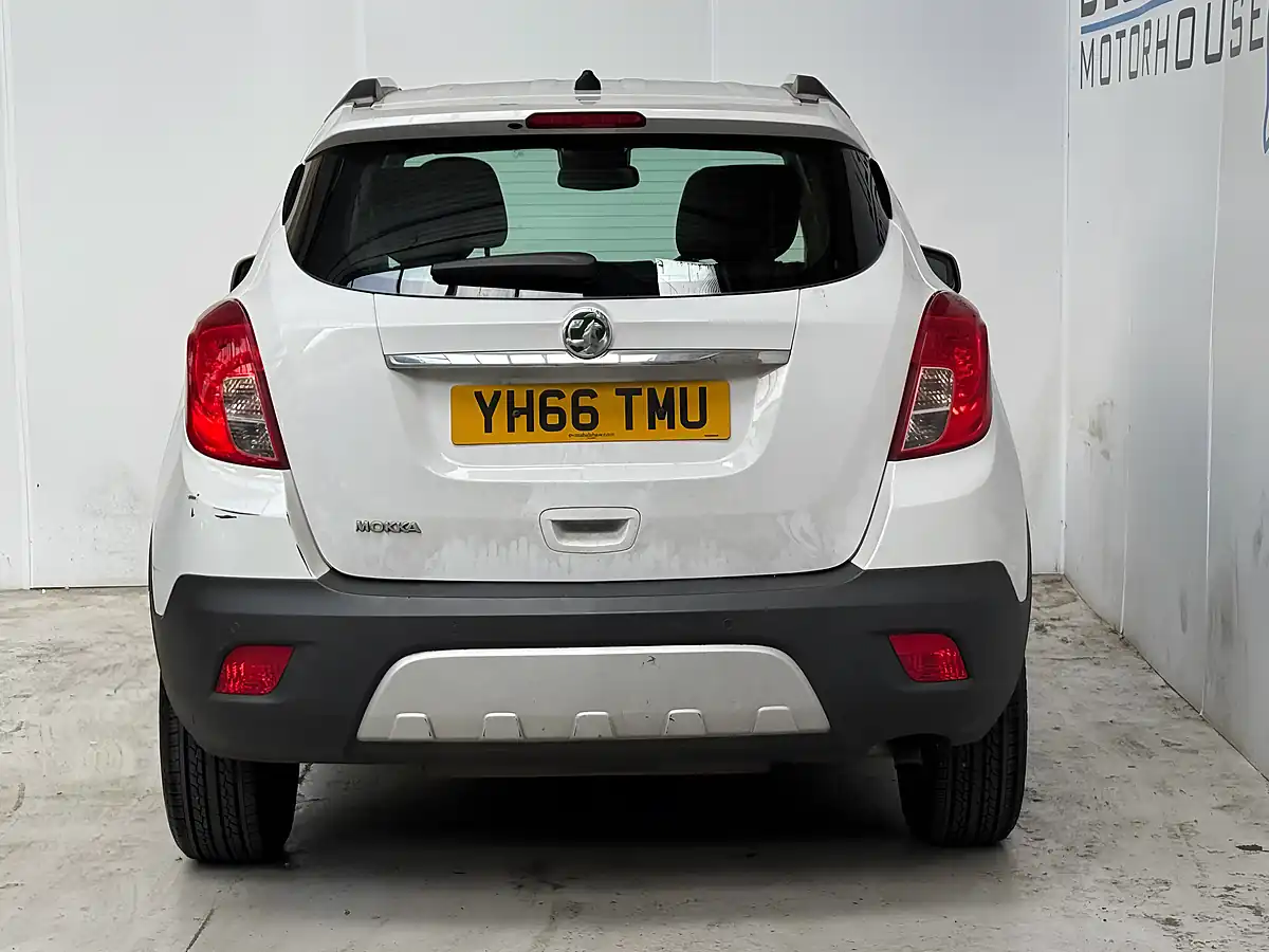 Used 2016 Vauxhall Mokka Exclusiv White - Interior and Exterior details 5
