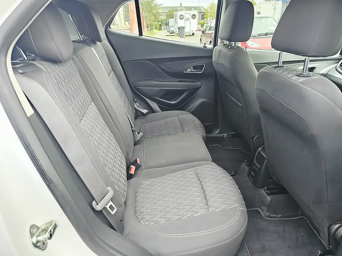 Used 2016 Vauxhall Mokka Exclusiv White - Interior and Exterior details 9