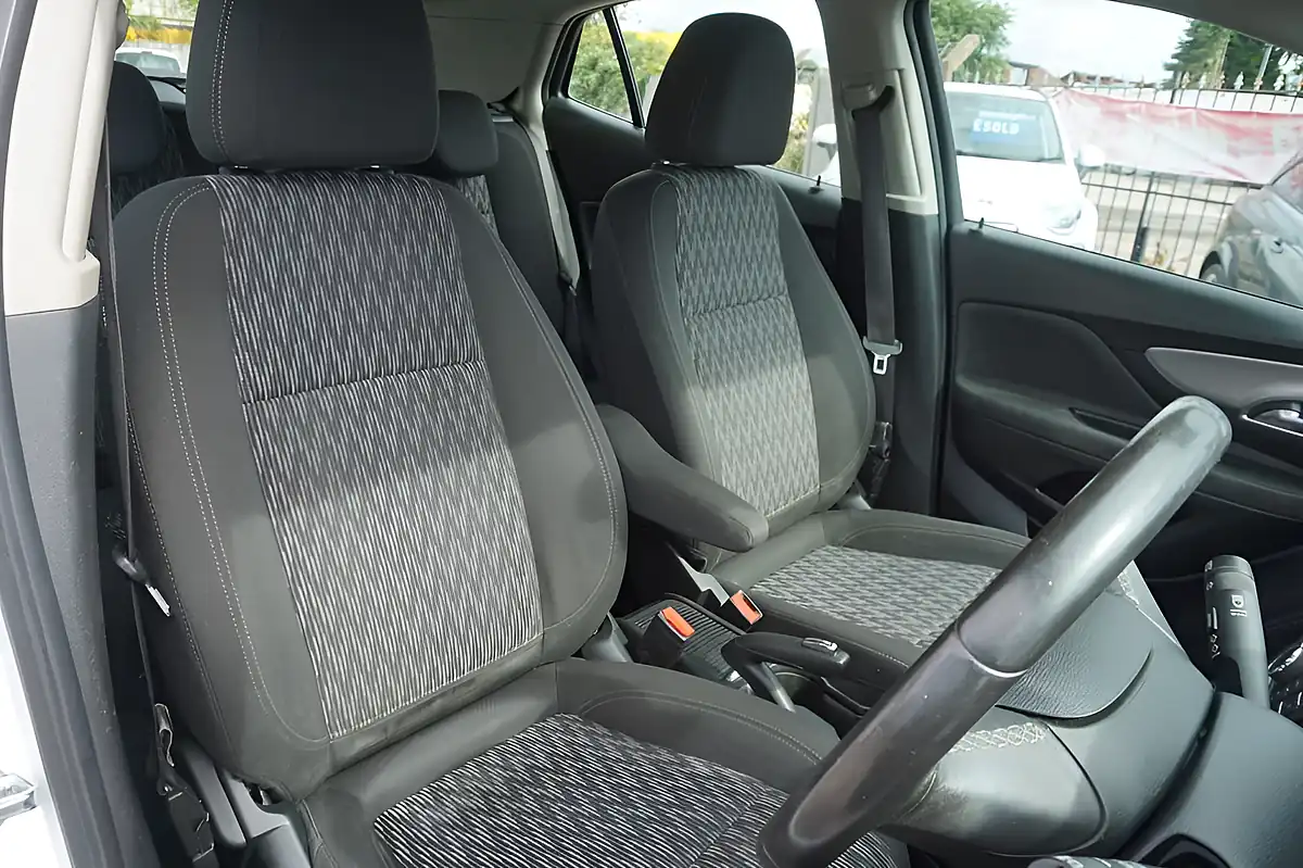 Used 2016 Vauxhall Mokka Exclusiv White - Interior and Exterior details 11