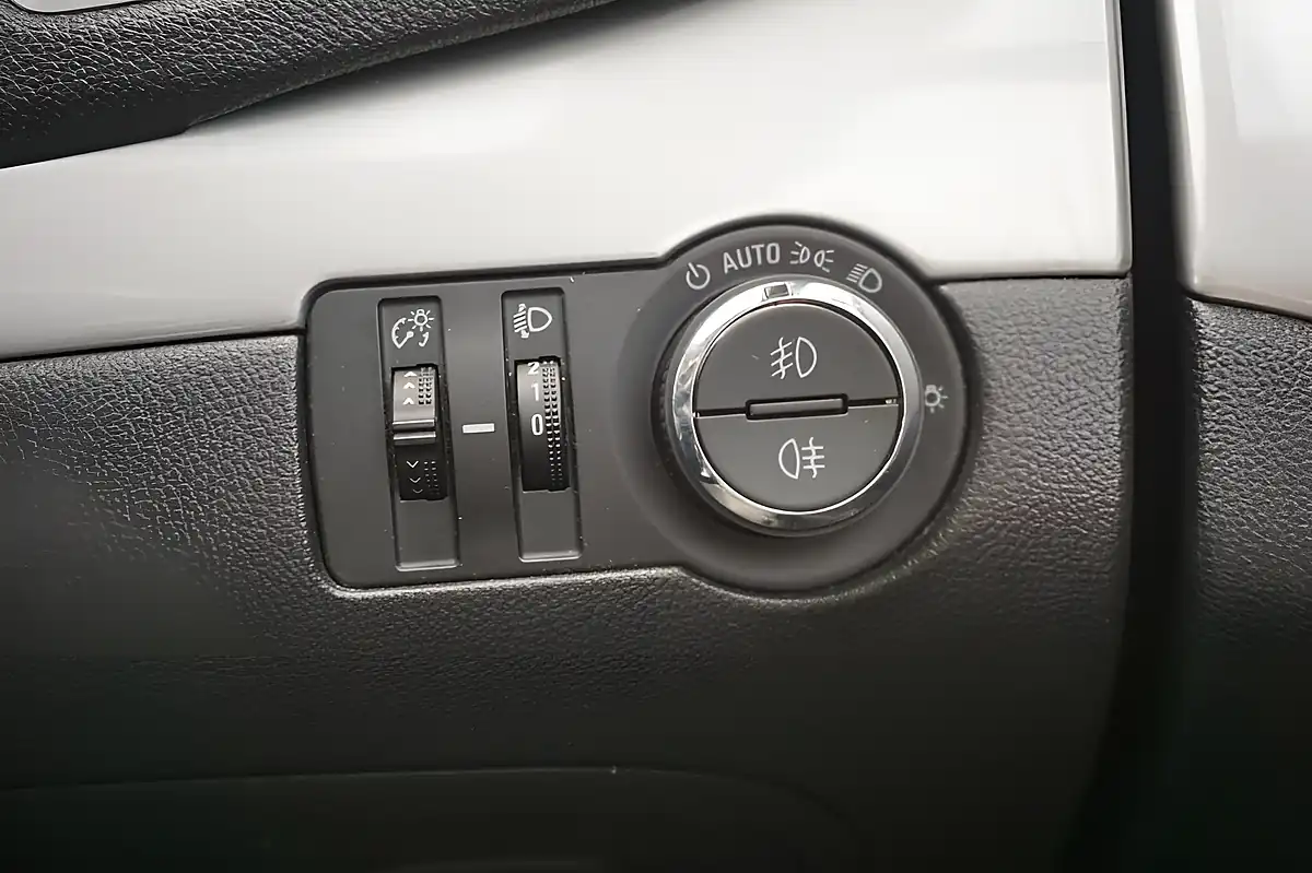 Used 2016 Vauxhall Mokka Exclusiv White - Interior and Exterior details 20