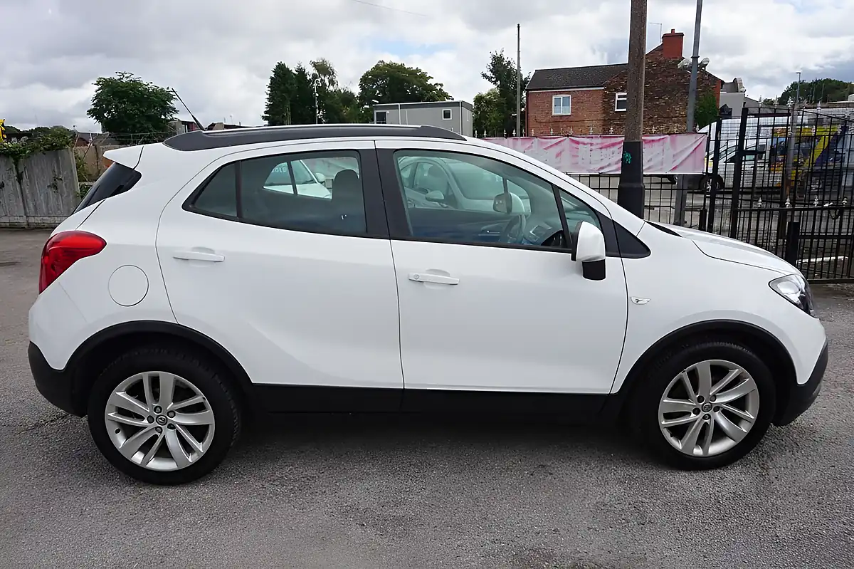 Used 2016 Vauxhall Mokka Exclusiv White - Interior and Exterior details 8