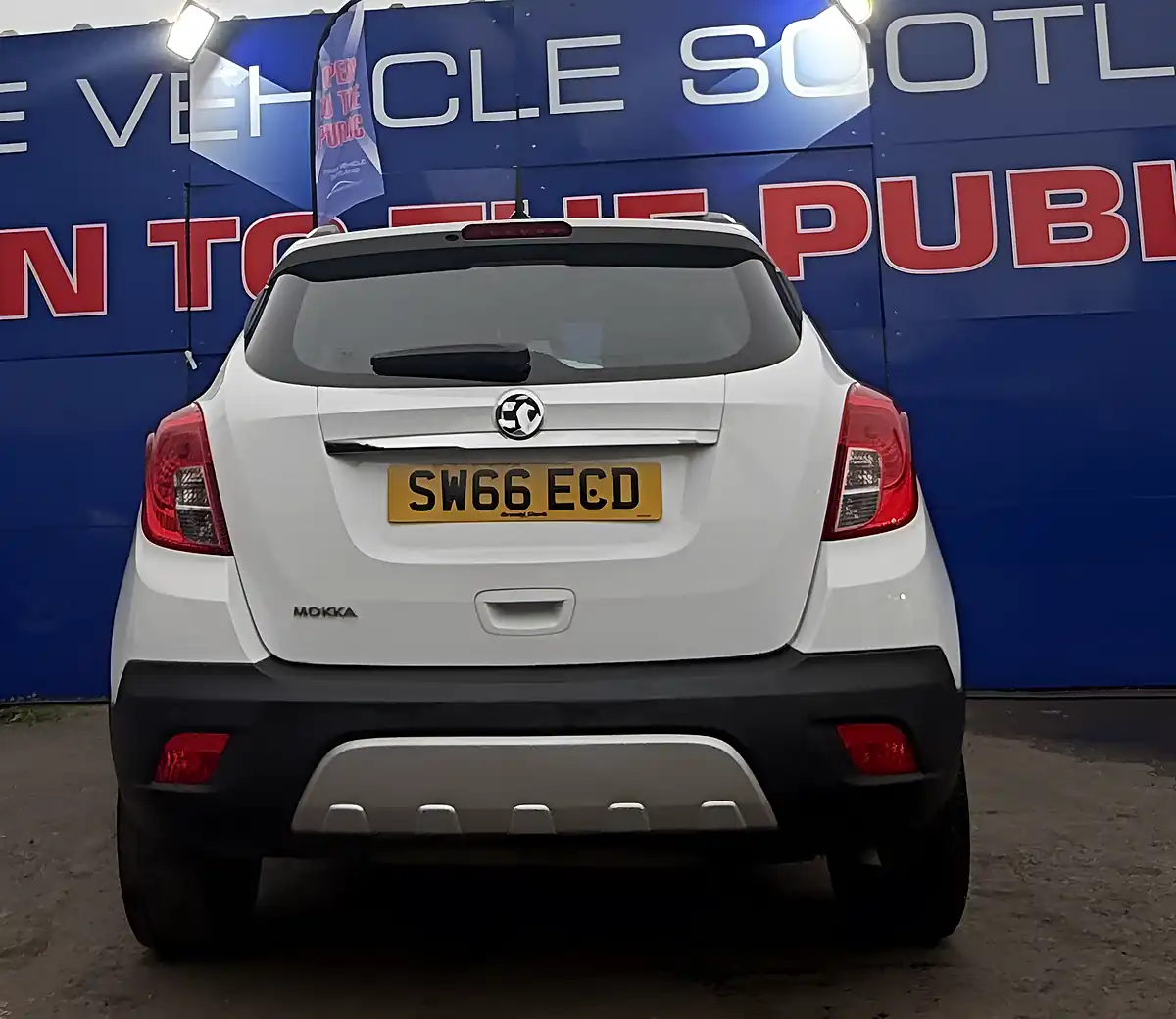 Used 2016 Vauxhall Mokka Exclusiv White - Interior and Exterior details 12