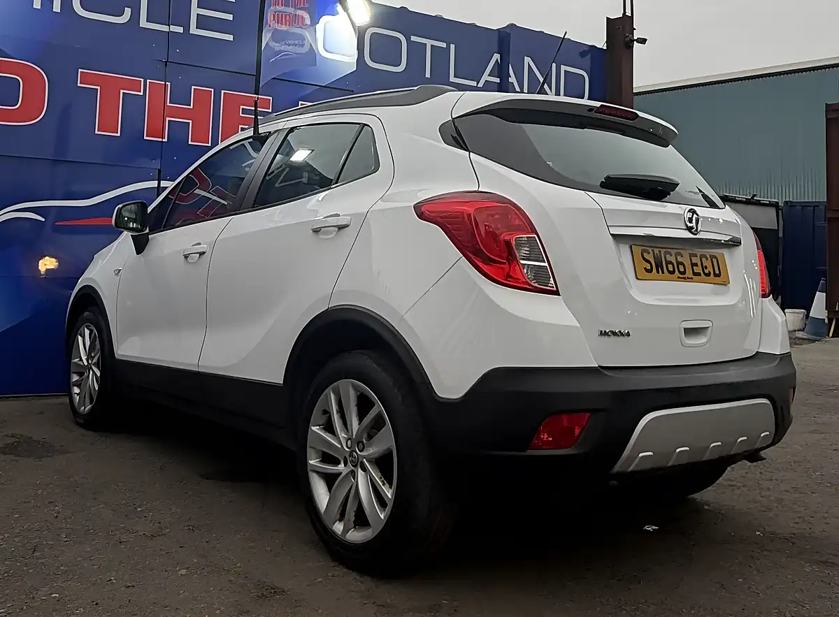 Used 2016 Vauxhall Mokka Exclusiv White - Interior and Exterior details 13