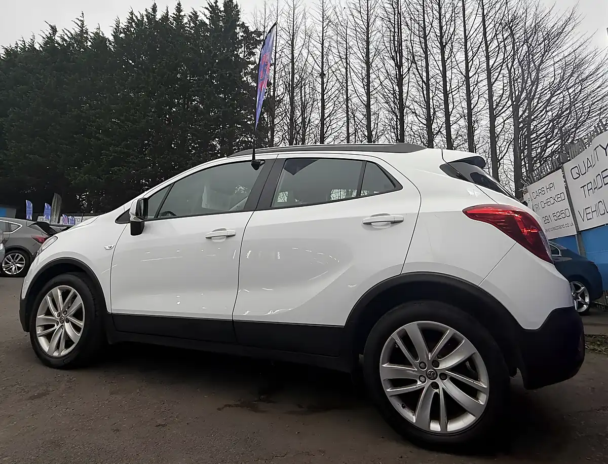 Used 2016 Vauxhall Mokka Exclusiv White - Interior and Exterior details 4