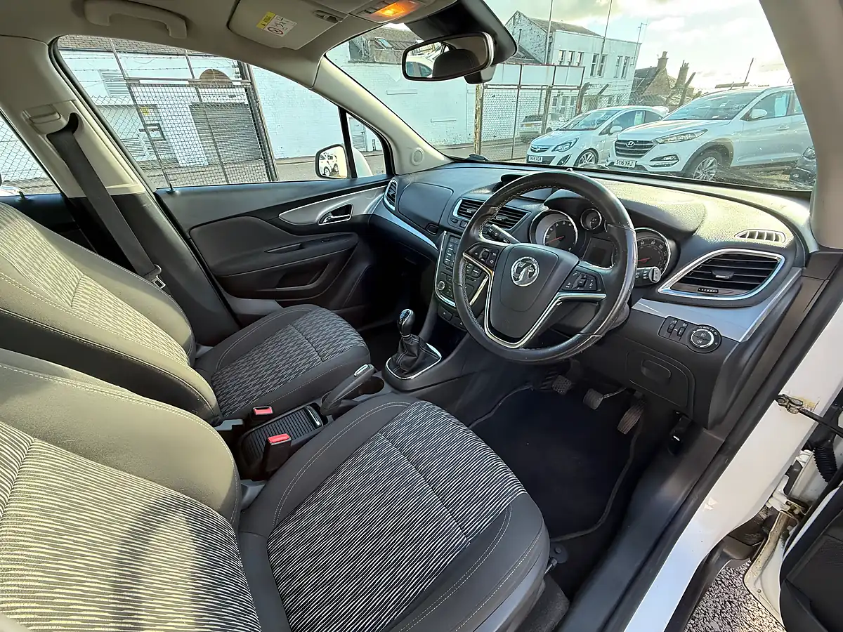 Used 2016 Vauxhall Mokka Exclusiv White - Interior and Exterior details 10