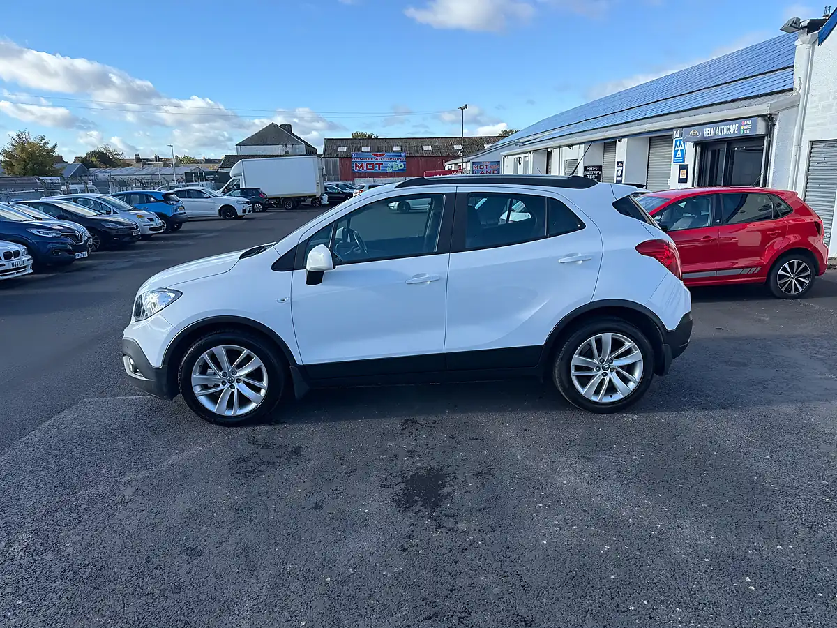 Used 2016 Vauxhall Mokka Exclusiv White - Interior and Exterior details 8