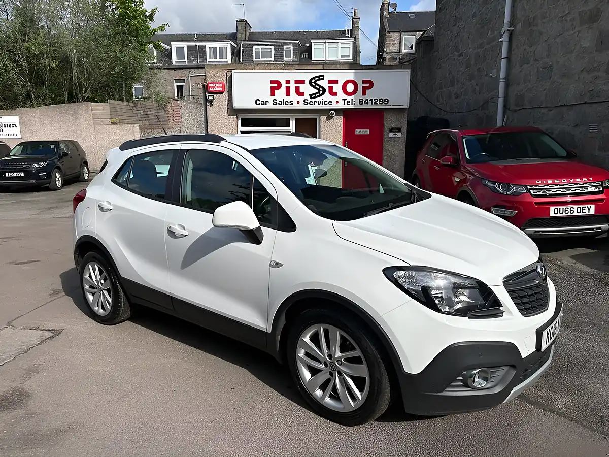 Used 2016 Vauxhall Mokka Exclusiv White - Front View