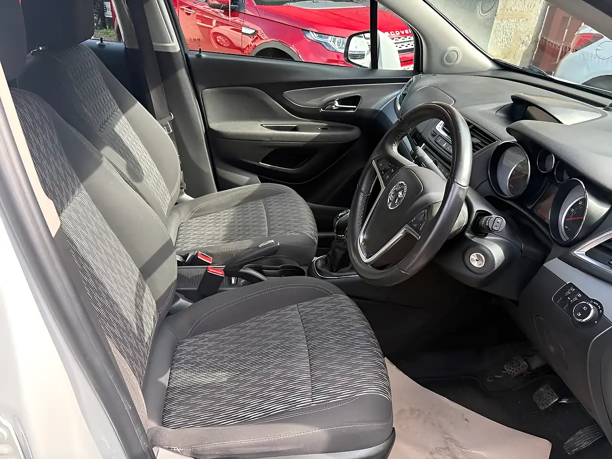 Used 2016 Vauxhall Mokka Exclusiv White - Interior and Exterior details 10