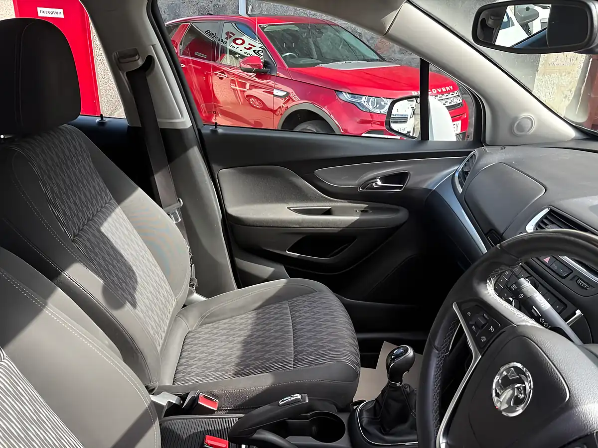 Used 2016 Vauxhall Mokka Exclusiv White - Interior and Exterior details 11