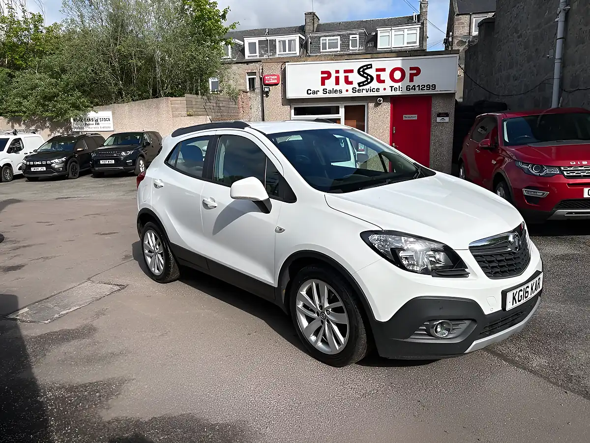 Used 2016 Vauxhall Mokka Exclusiv White - Interior and Exterior details 3