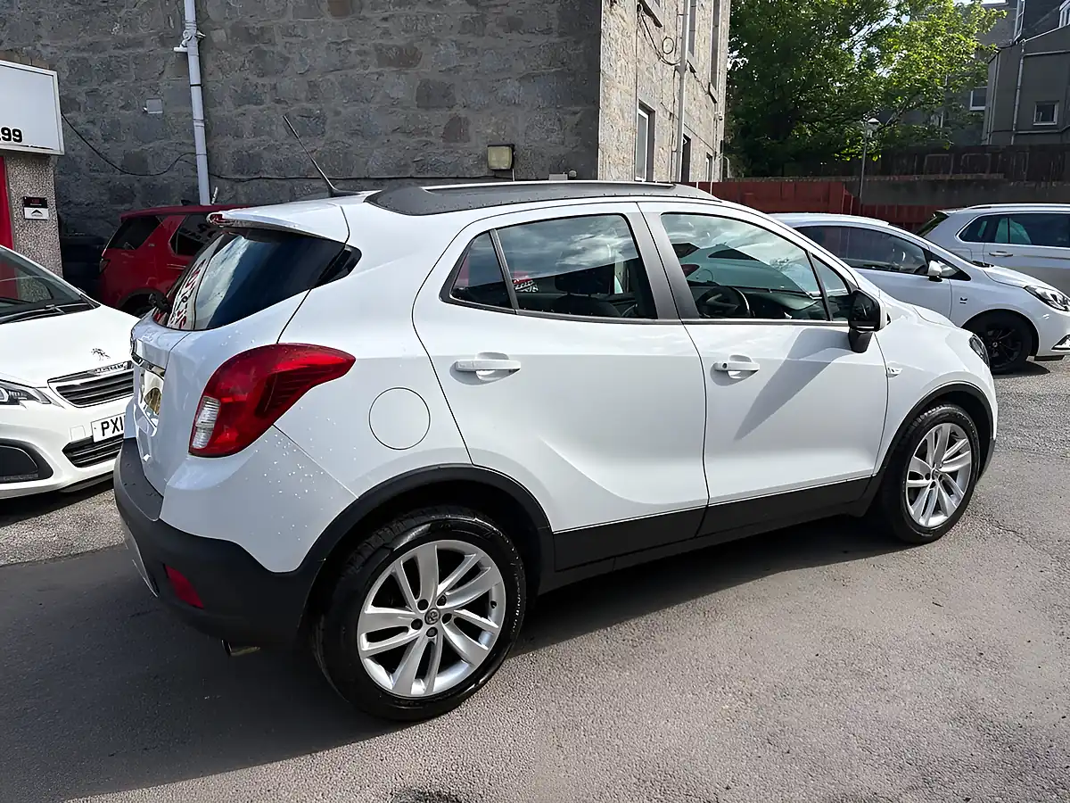 Used 2016 Vauxhall Mokka Exclusiv White - Interior and Exterior details 8