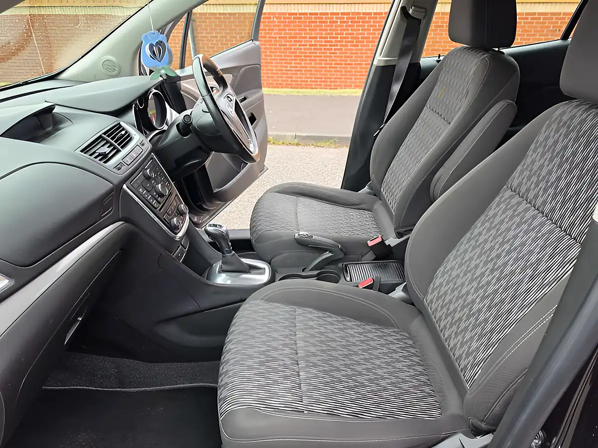 Used 2016 Vauxhall Mokka Exclusive Black - Interior and Exterior details 15