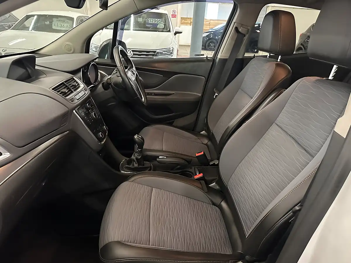 Used 2016 Vauxhall Mokka Limited Edition White - Interior and Exterior details 7