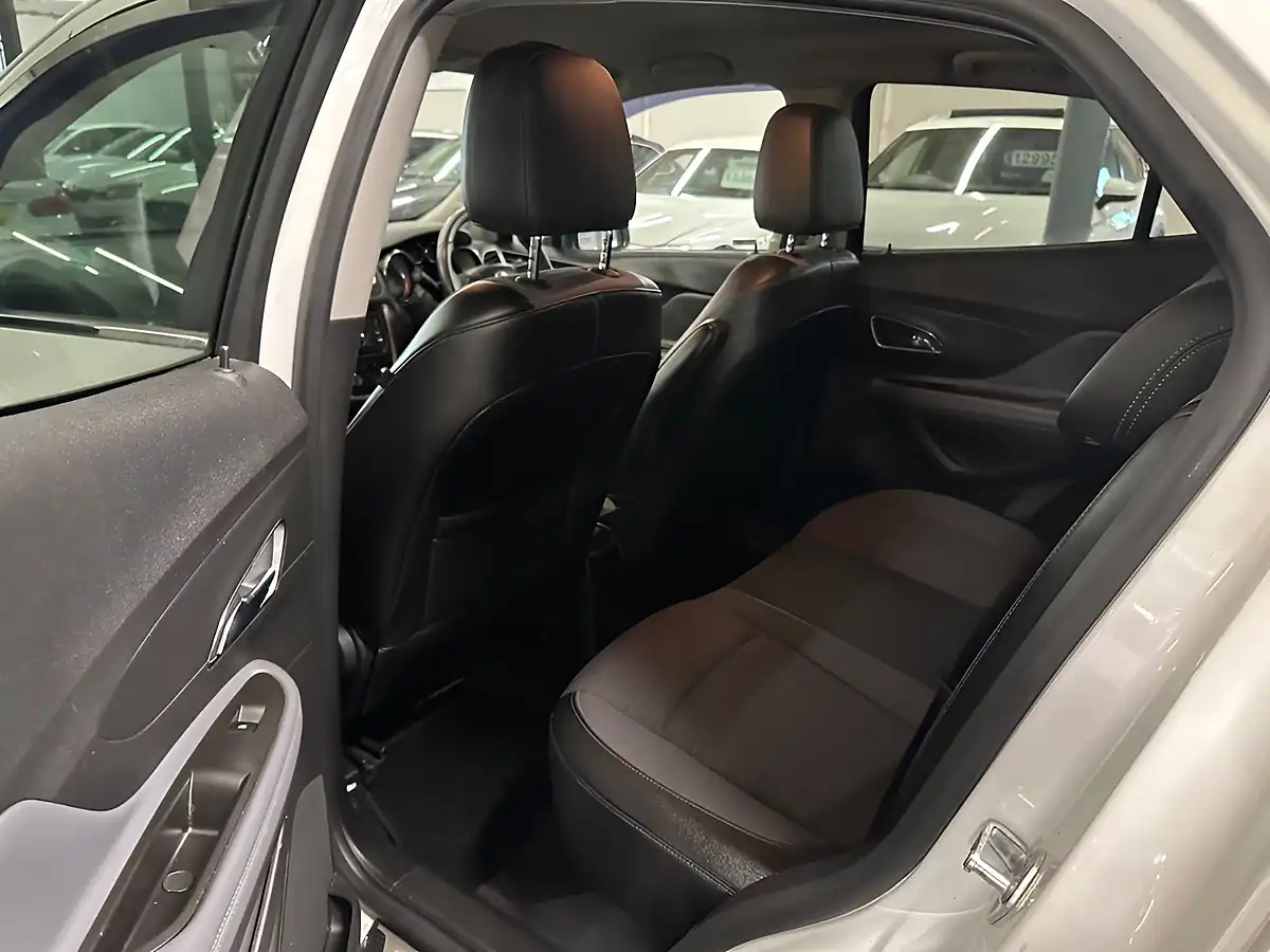 Used 2016 Vauxhall Mokka Limited Edition White - Interior and Exterior details 8