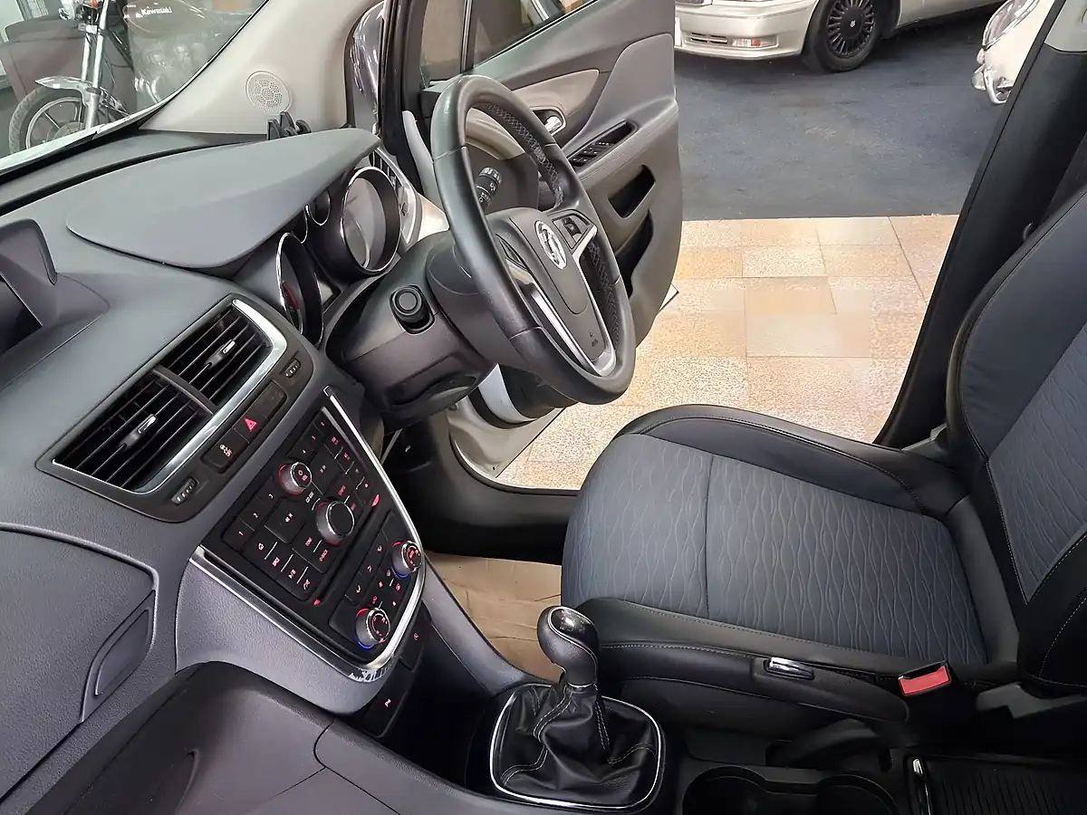 Used 2016 Vauxhall Mokka Limited Edition White - Interior and Exterior details 12