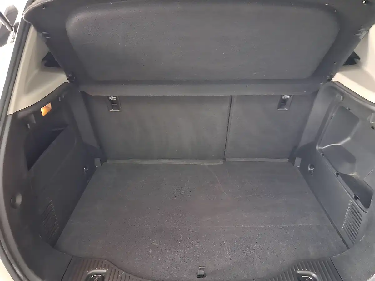 Used 2016 Vauxhall Mokka Limited Edition White - Interior and Exterior details 8