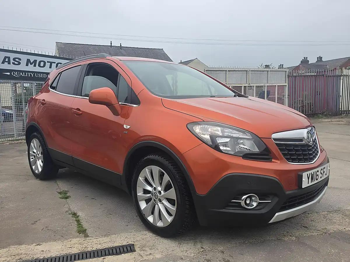 Used 2016 Vauxhall Mokka Se 4WD Orange - Front View