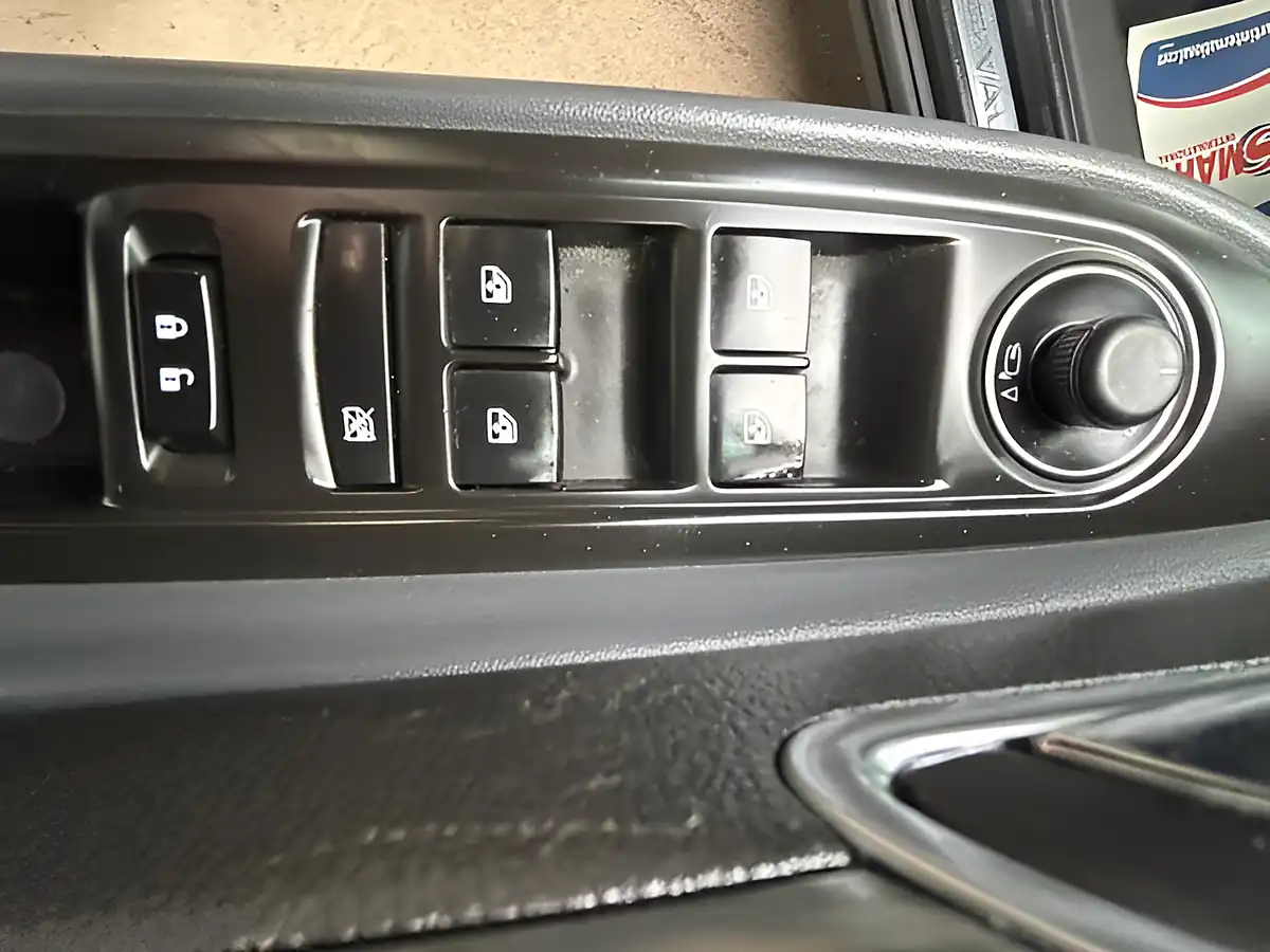 Used 2016 Vauxhall Mokka Se Black - Interior and Exterior details 14