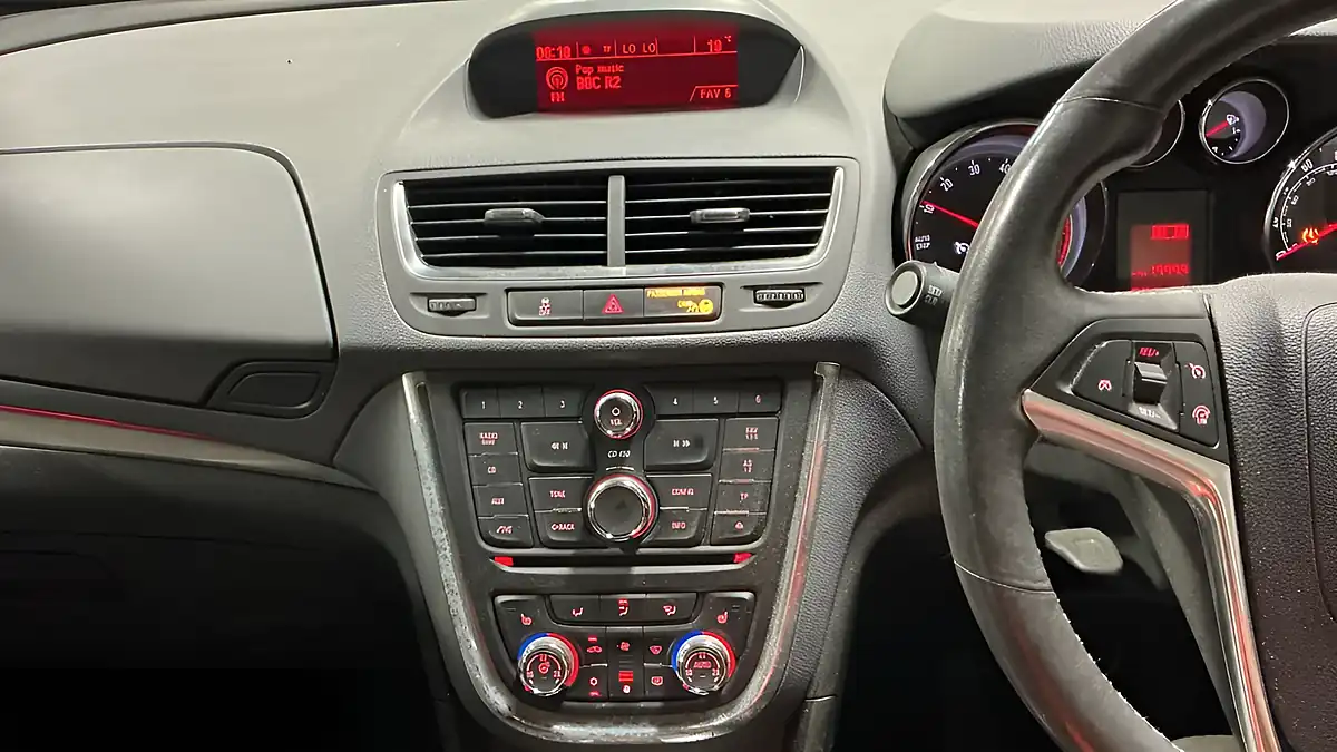 Used 2016 Vauxhall Mokka Se Blue - Interior and Exterior details 10
