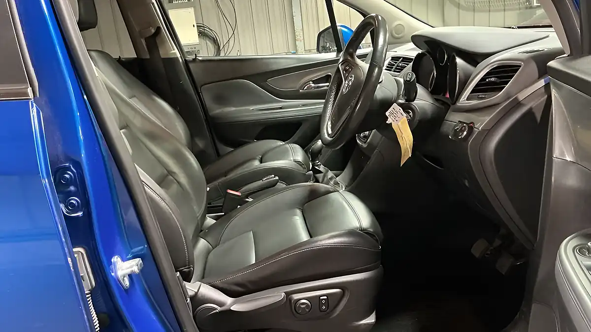 Used 2016 Vauxhall Mokka Se Blue - Interior and Exterior details 8