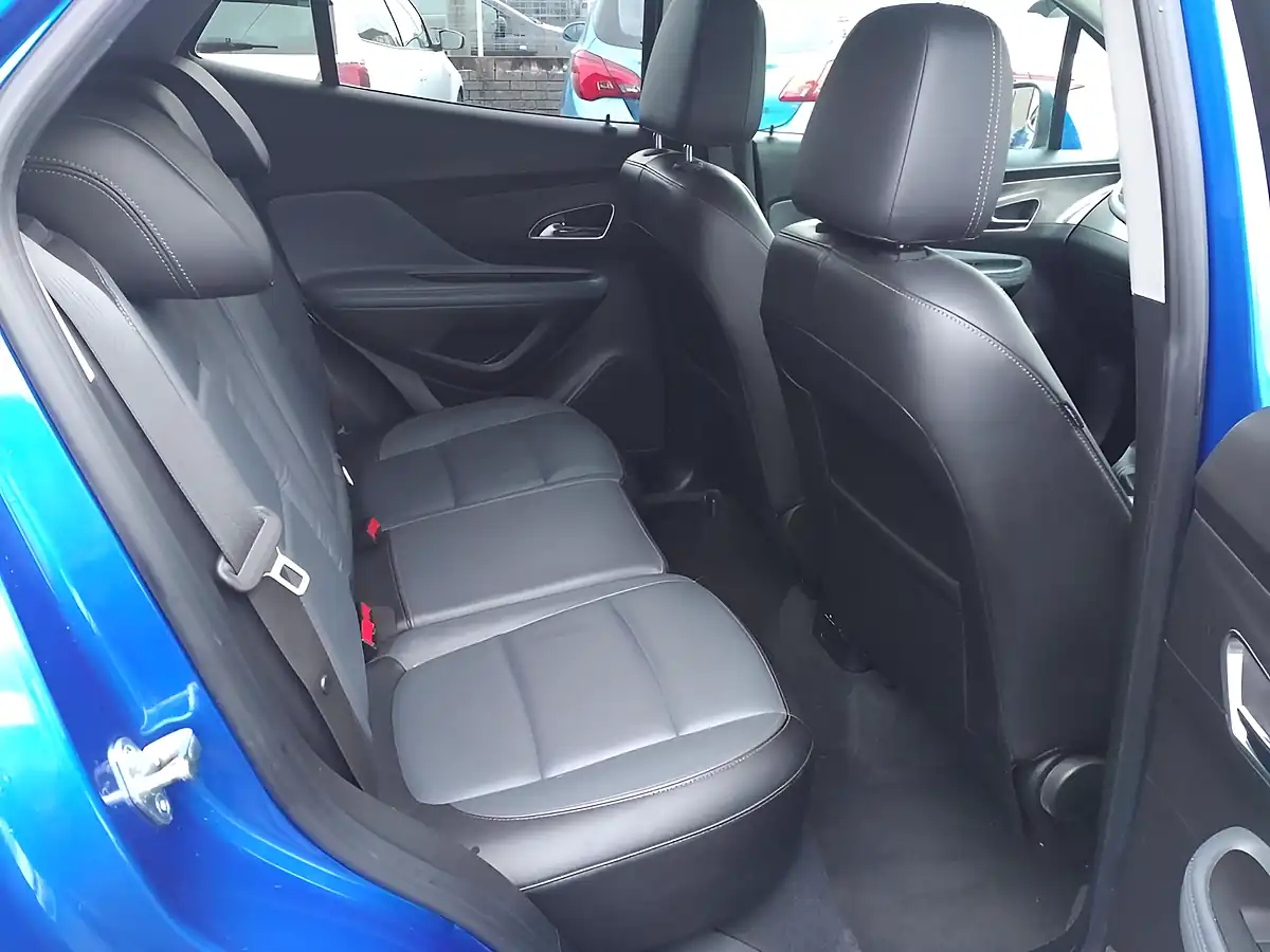 Used 2016 Vauxhall Mokka Se Blue - Interior and Exterior details 11