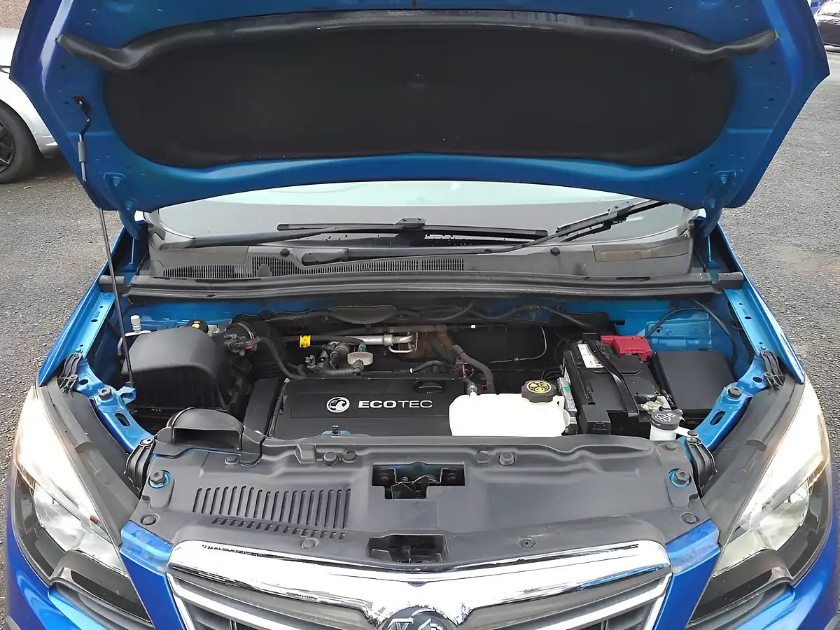 Used 2016 Vauxhall Mokka Se Blue - Interior and Exterior details 14