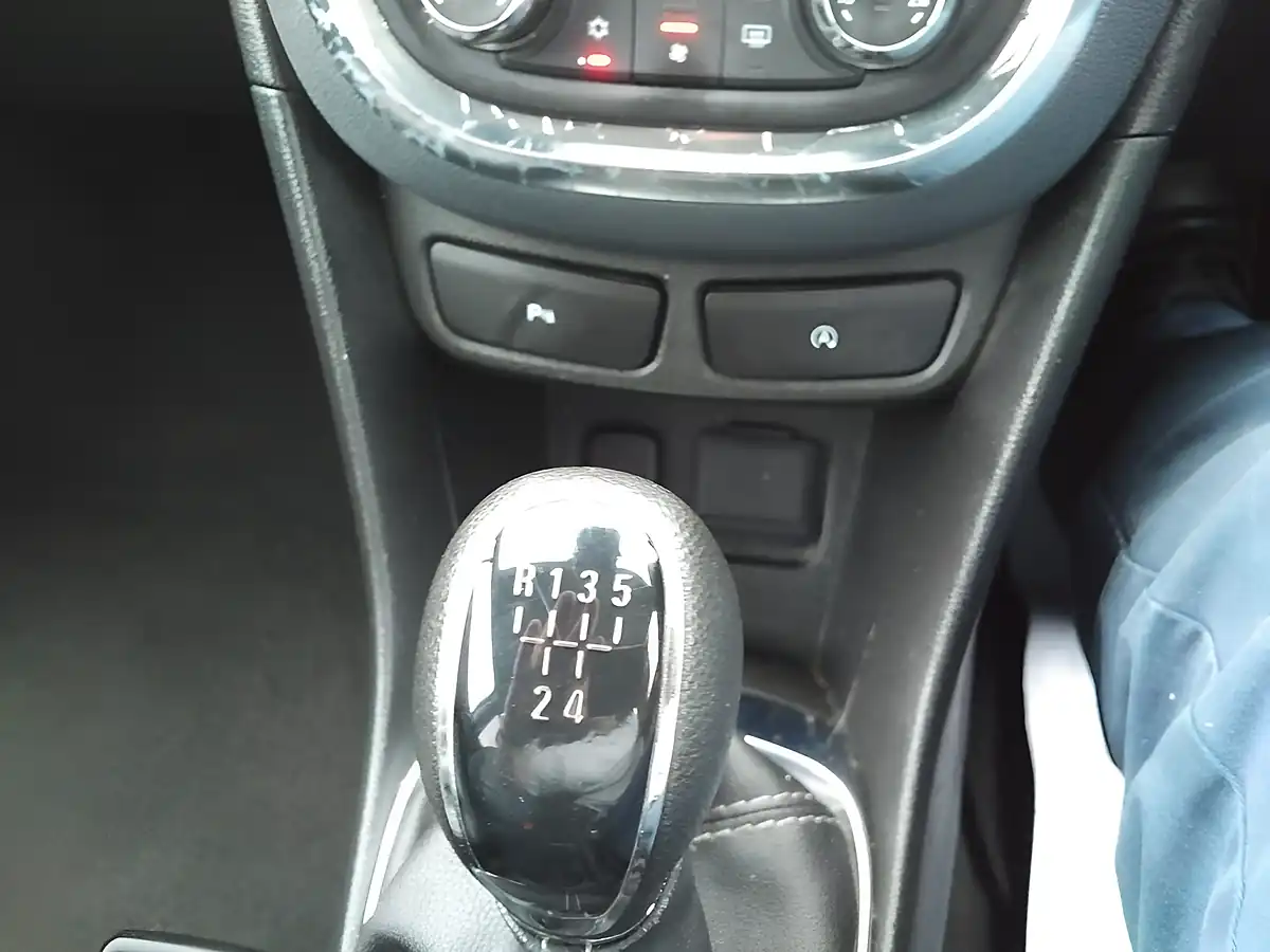 Used 2016 Vauxhall Mokka Se Blue - Interior and Exterior details 17