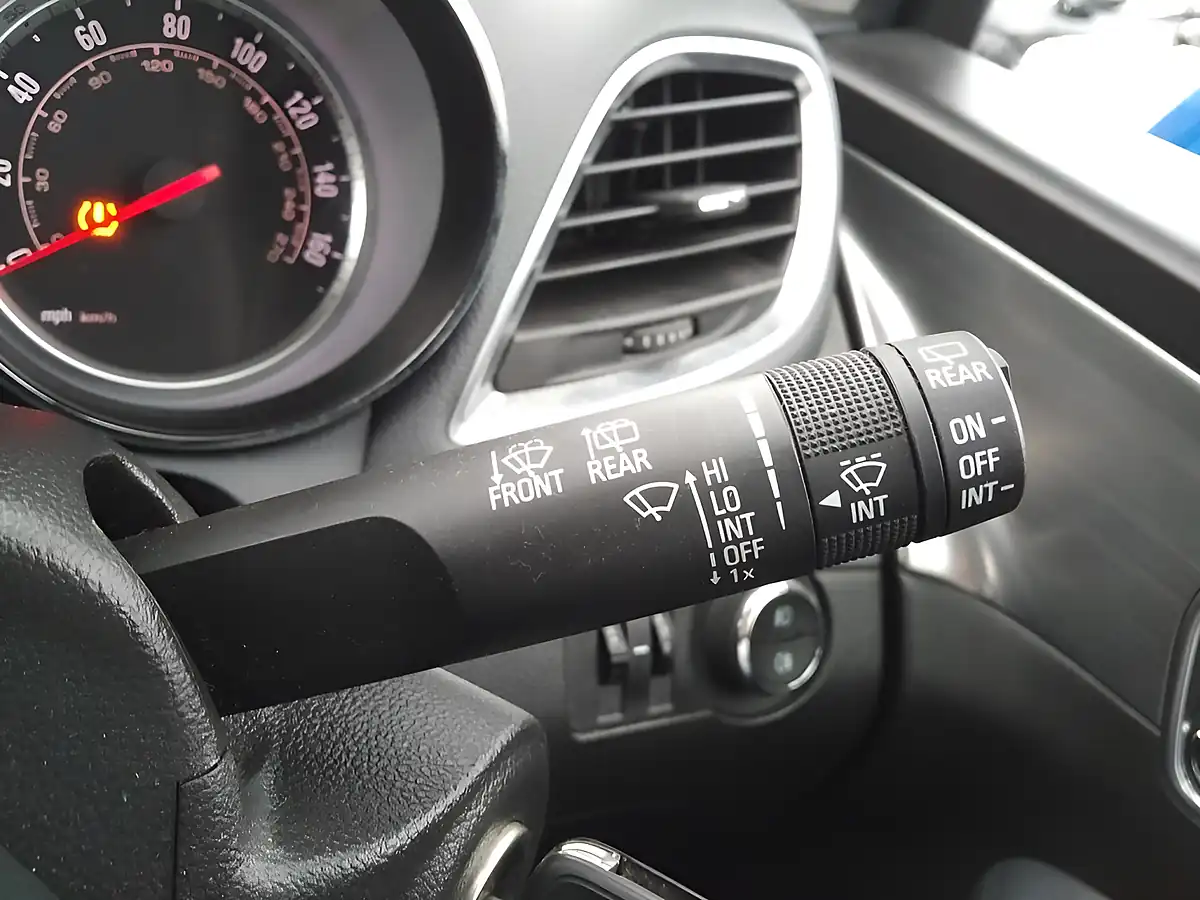 Used 2016 Vauxhall Mokka Se Blue - Interior and Exterior details 19