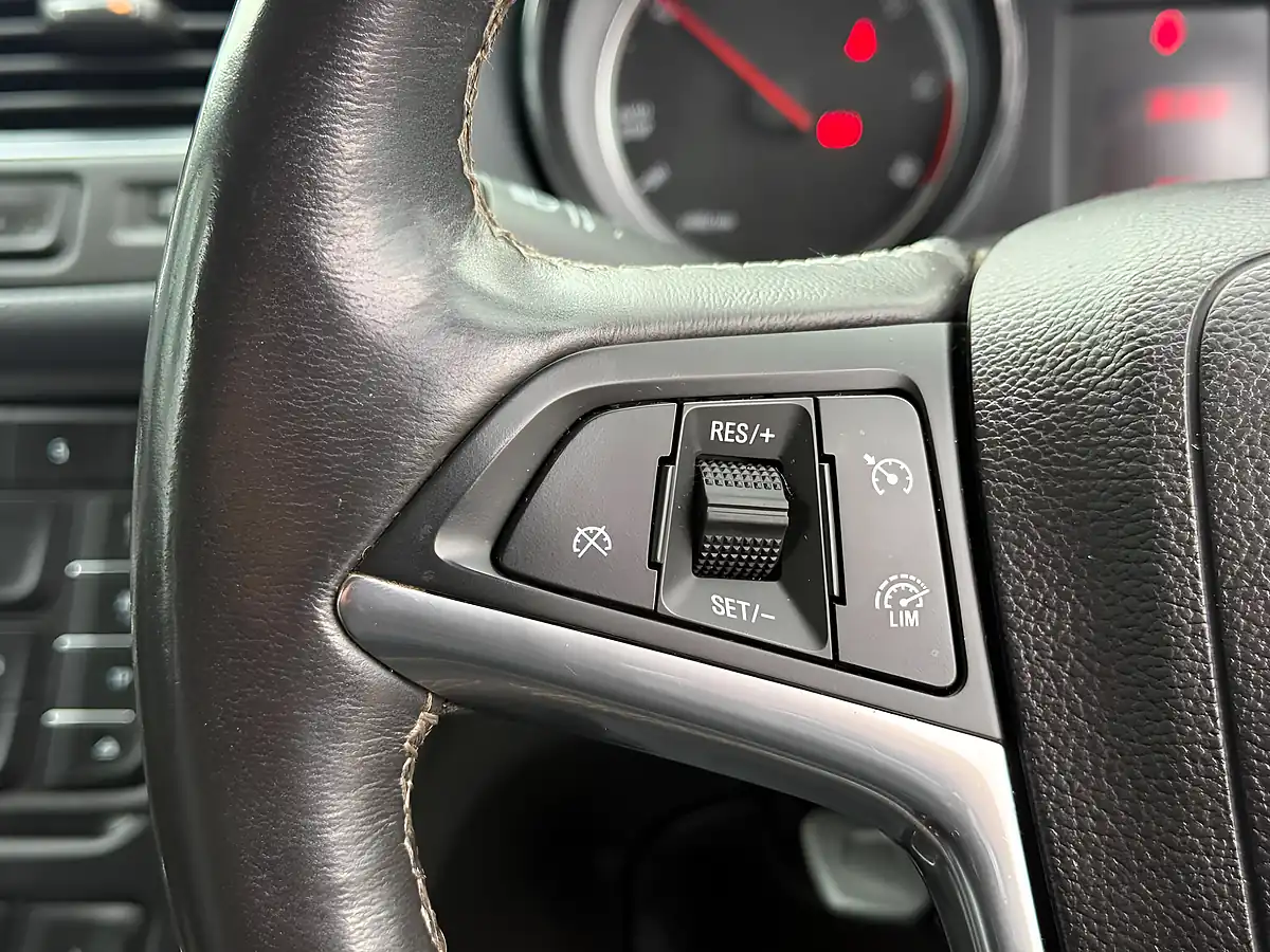 Used 2016 Vauxhall Mokka Se Blue - Interior and Exterior details 16