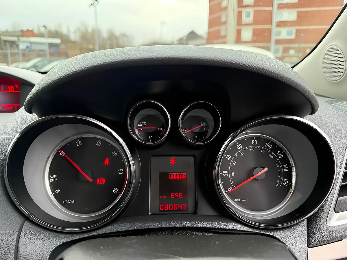Used 2016 Vauxhall Mokka Se Blue - Interior and Exterior details 17