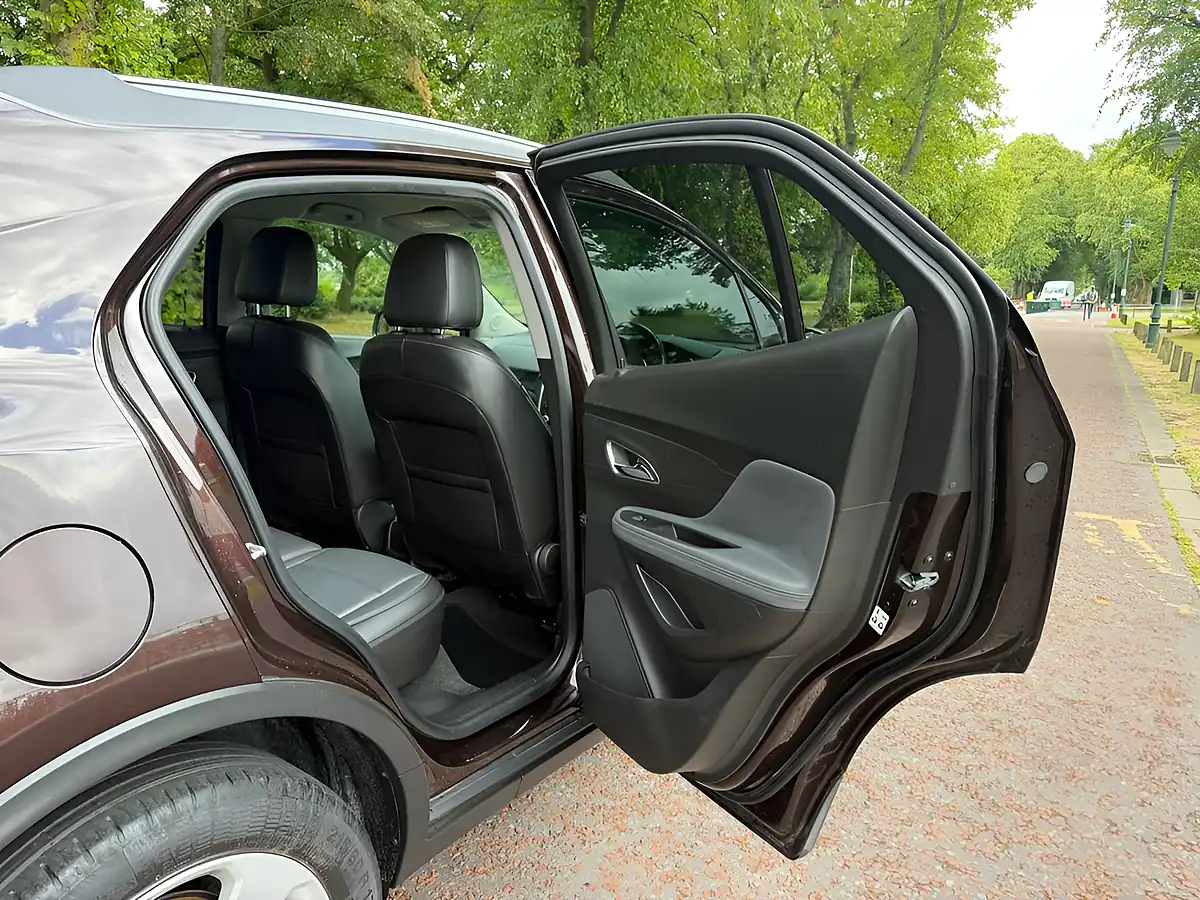 Used 2016 Vauxhall Mokka Se Brown - Interior and Exterior details 11