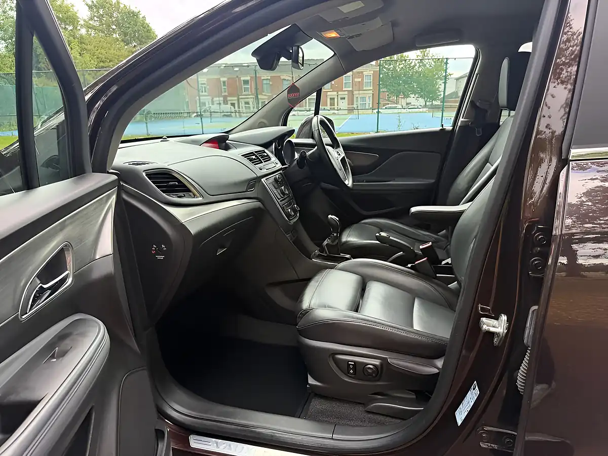 Used 2016 Vauxhall Mokka Se Brown - Interior and Exterior details 13