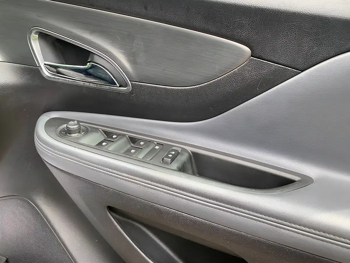 Used 2016 Vauxhall Mokka Se Grey - Interior and Exterior details 17