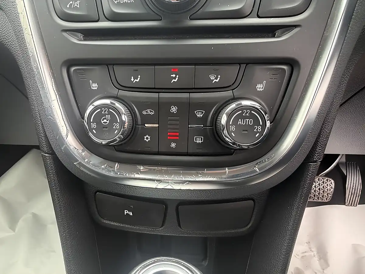 Used 2016 Vauxhall Mokka Se Red - Interior and Exterior details 20