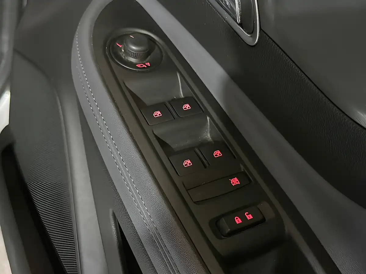 Used 2016 Vauxhall Mokka Se Silver - Interior and Exterior details 15