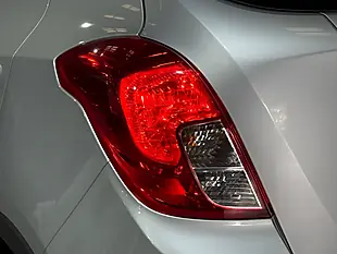 Used 2016 Vauxhall Mokka Se Silver - Interior and Exterior details 3