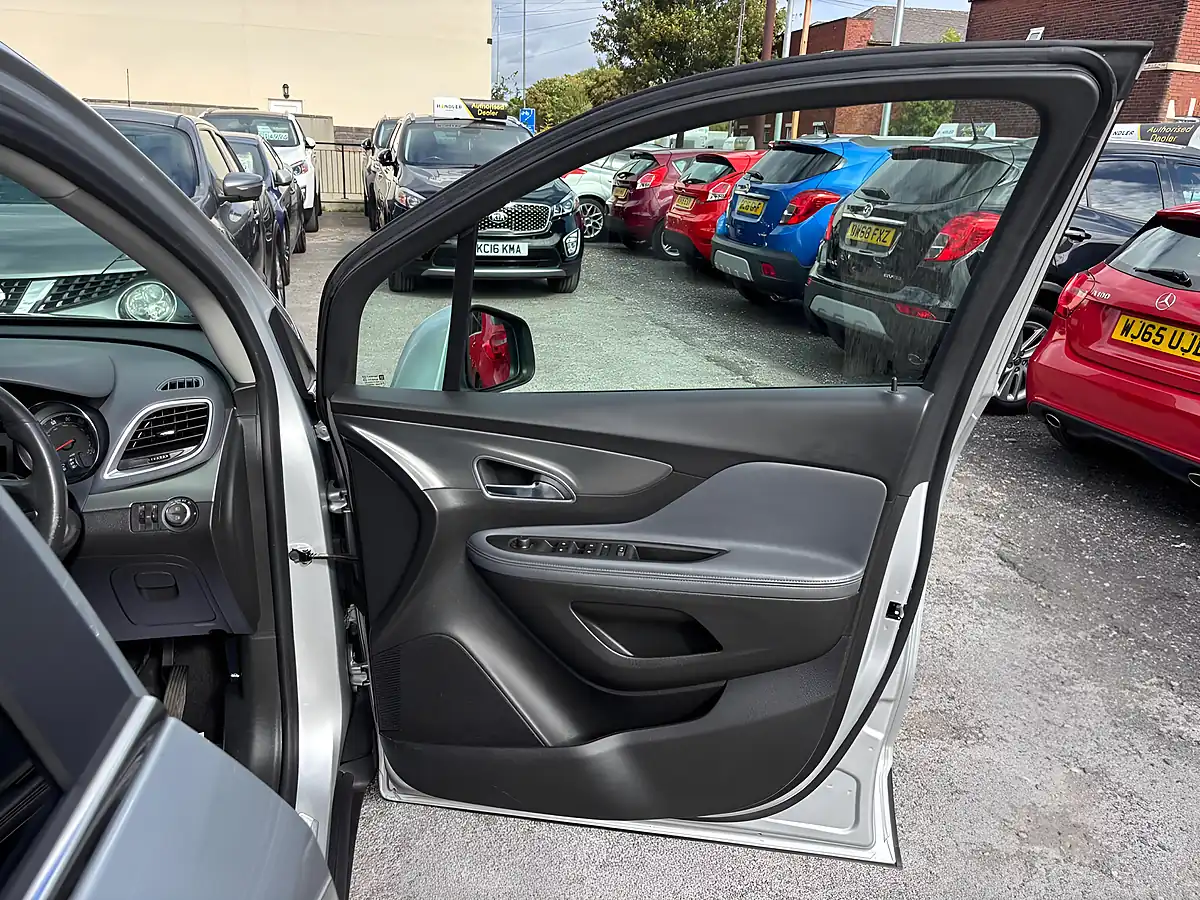 Used 2016 Vauxhall Mokka Se Silver - Interior and Exterior details 10