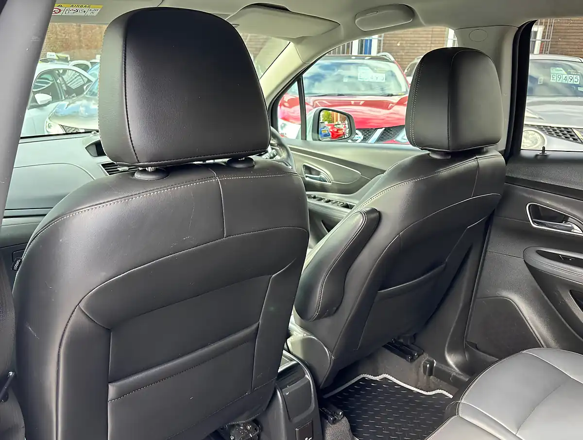 Used 2016 Vauxhall Mokka Se Silver - Interior and Exterior details 13