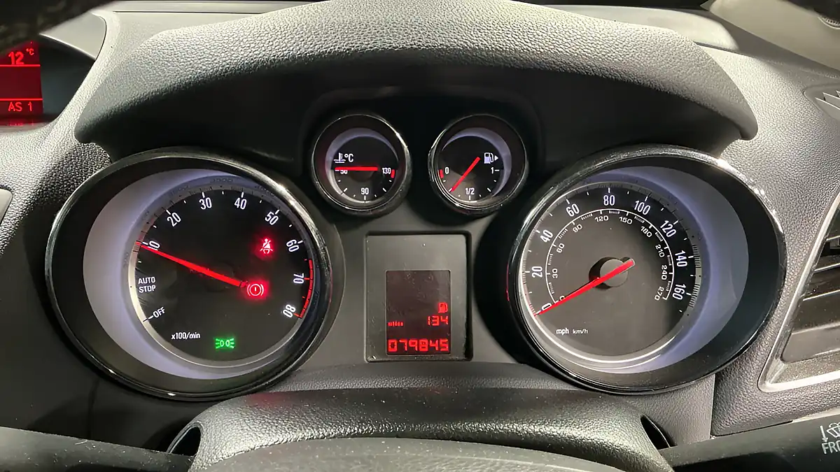 Used 2016 Vauxhall Mokka Se Silver - Interior and Exterior details 10