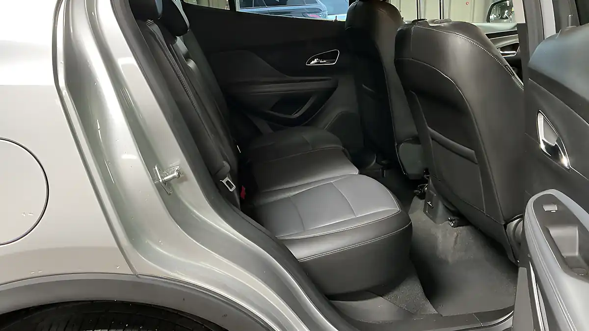 Used 2016 Vauxhall Mokka Se Silver - Interior and Exterior details 8