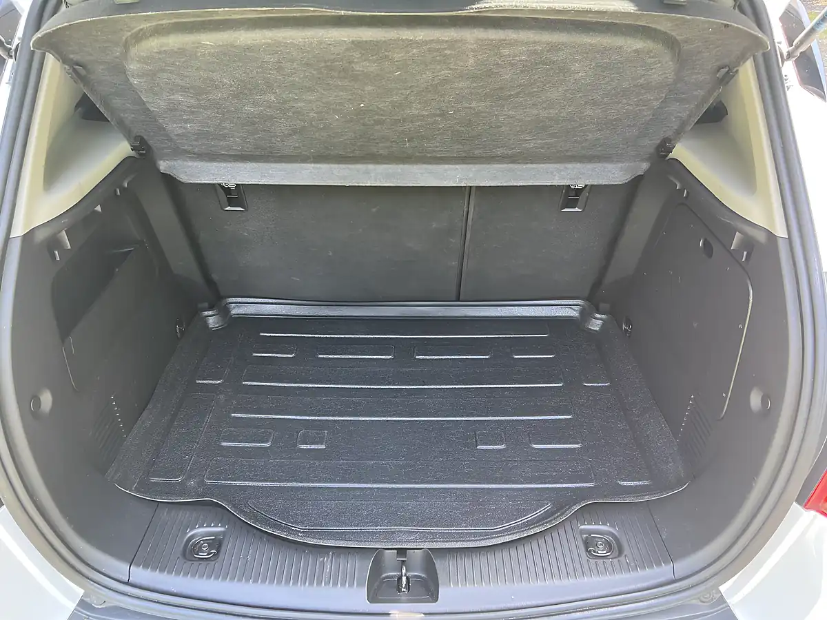 Used 2016 Vauxhall Mokka Se White - Interior and Exterior details 16
