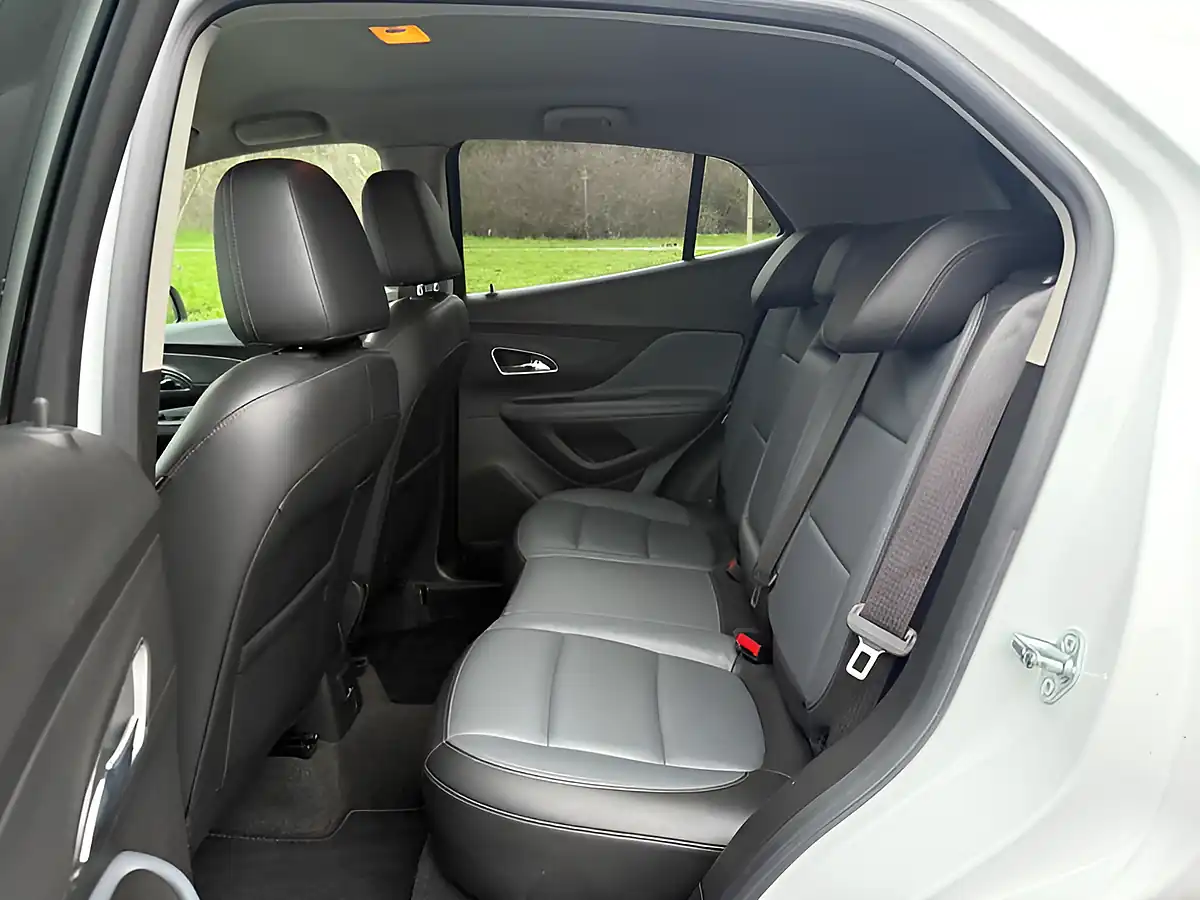 Used 2016 Vauxhall Mokka Se White - Interior and Exterior details 12