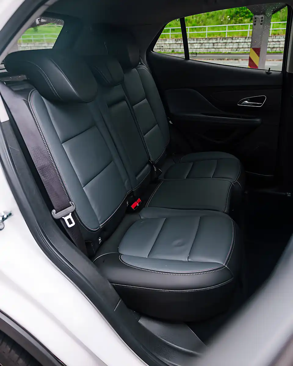 Used 2016 Vauxhall Mokka Se White - Interior and Exterior details 17