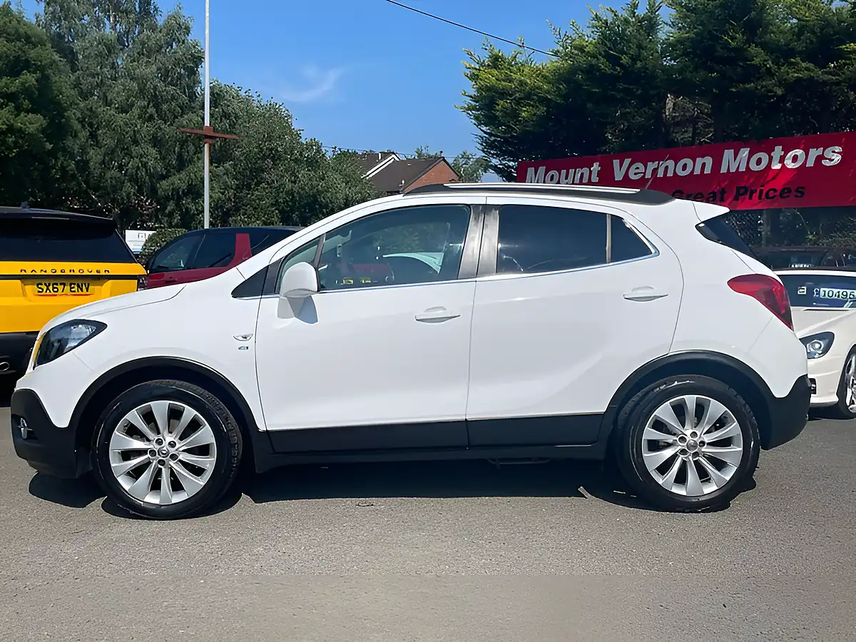 Used 2016 Vauxhall Mokka Se White - Interior and Exterior details 3